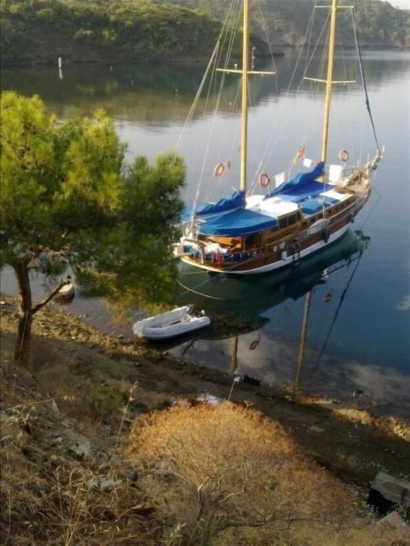 Ide Yacht Hotel 0*