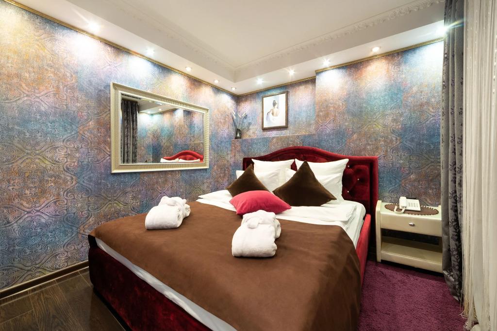 Bomond Hotel on Leninsky prospect 3*