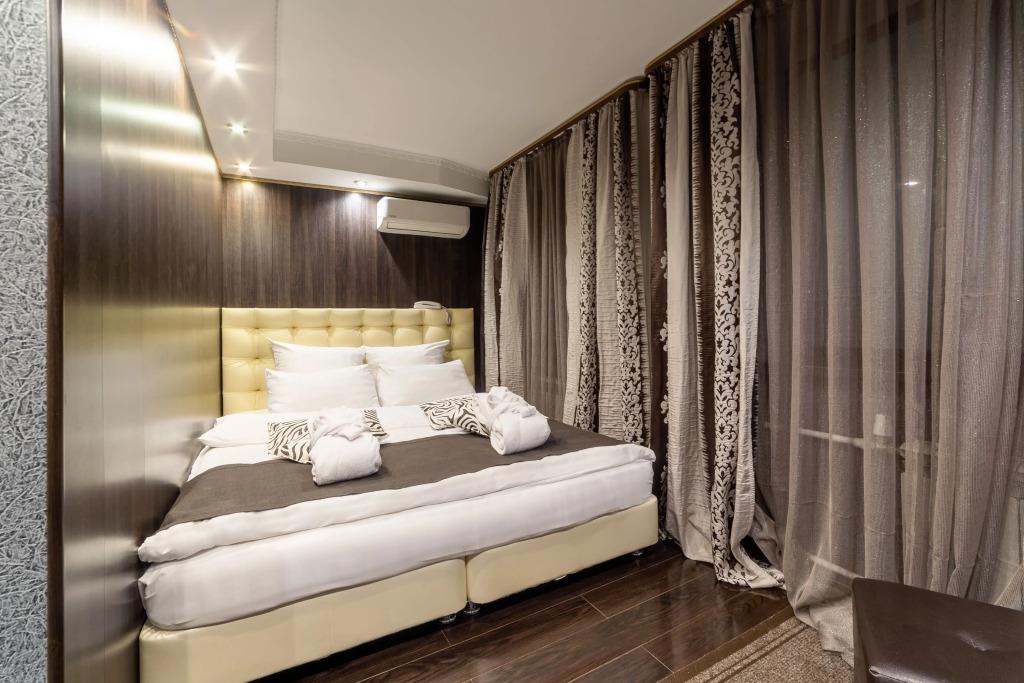 Bomond Hotel on Leninsky prospect 3*