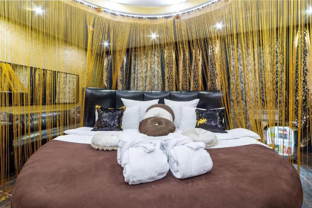 Bomond Hotel on Leninsky prospect 3*