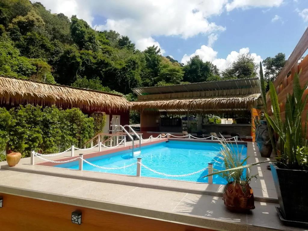 Macura Resort 3*