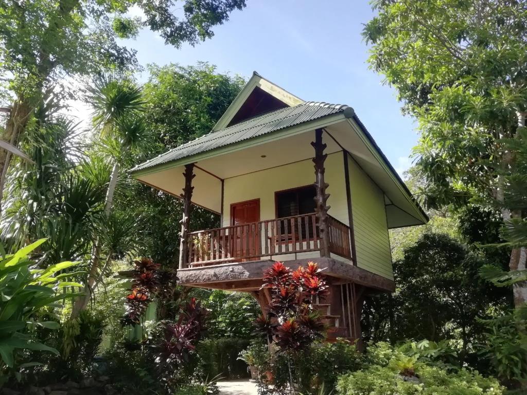 Macura Resort 3*