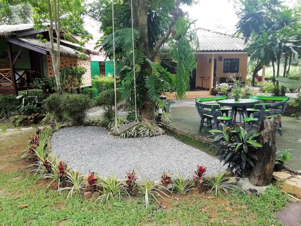 Macura Resort 3*