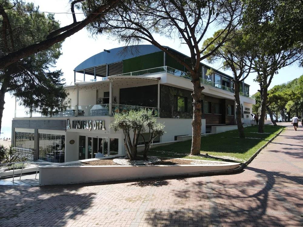 Karakas Hotel 0*