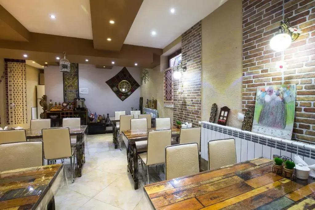 Hotel Garden House 3*