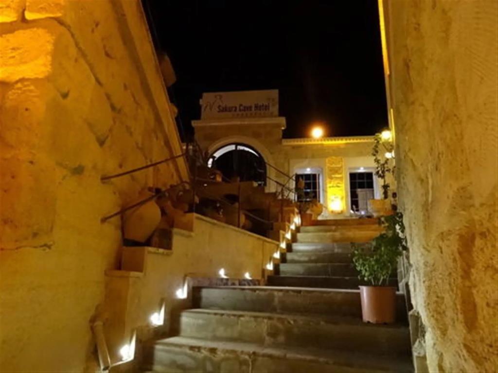 Emit Cave Hotel 0*