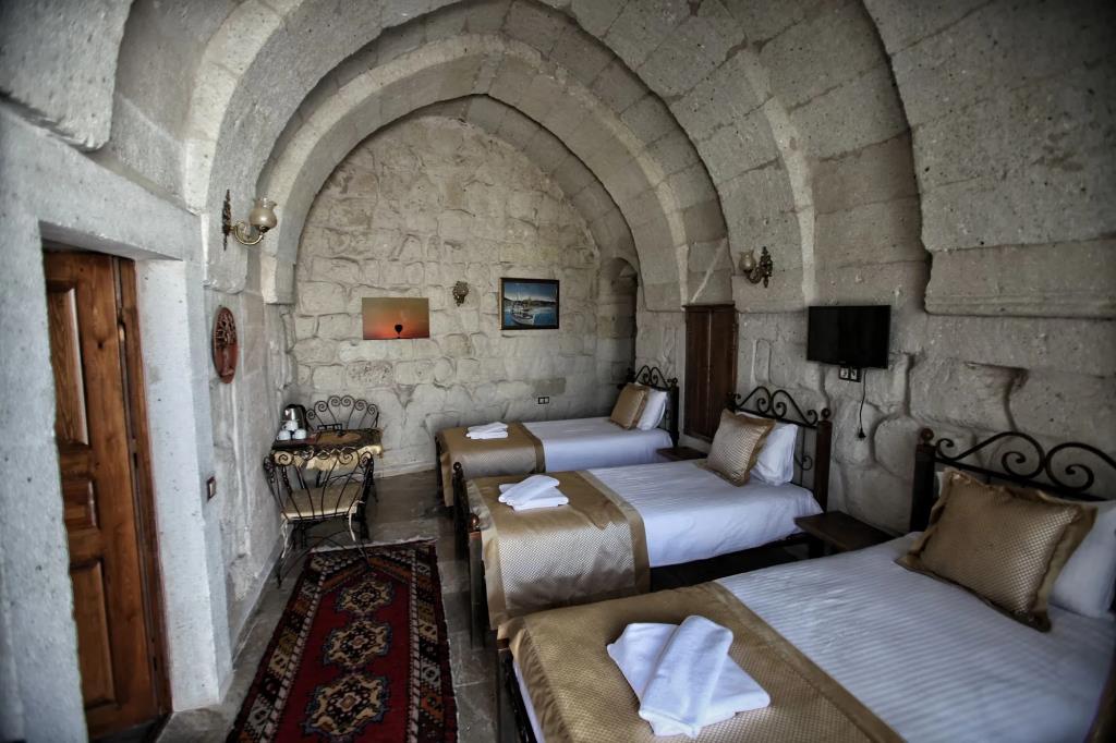 Emit Cave Hotel 0*
