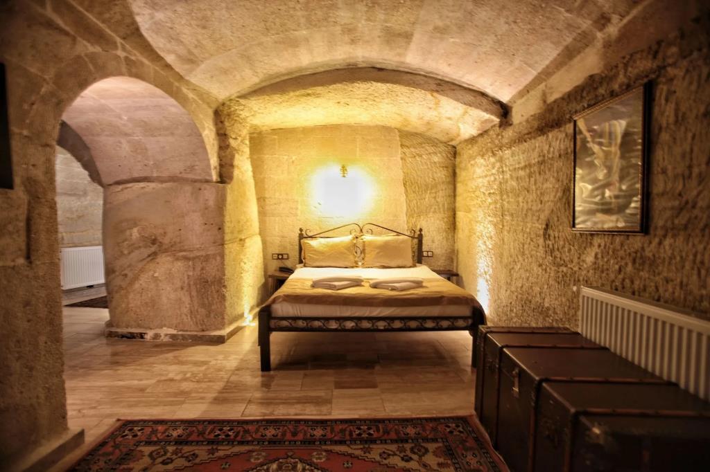 Emit Cave Hotel 0*