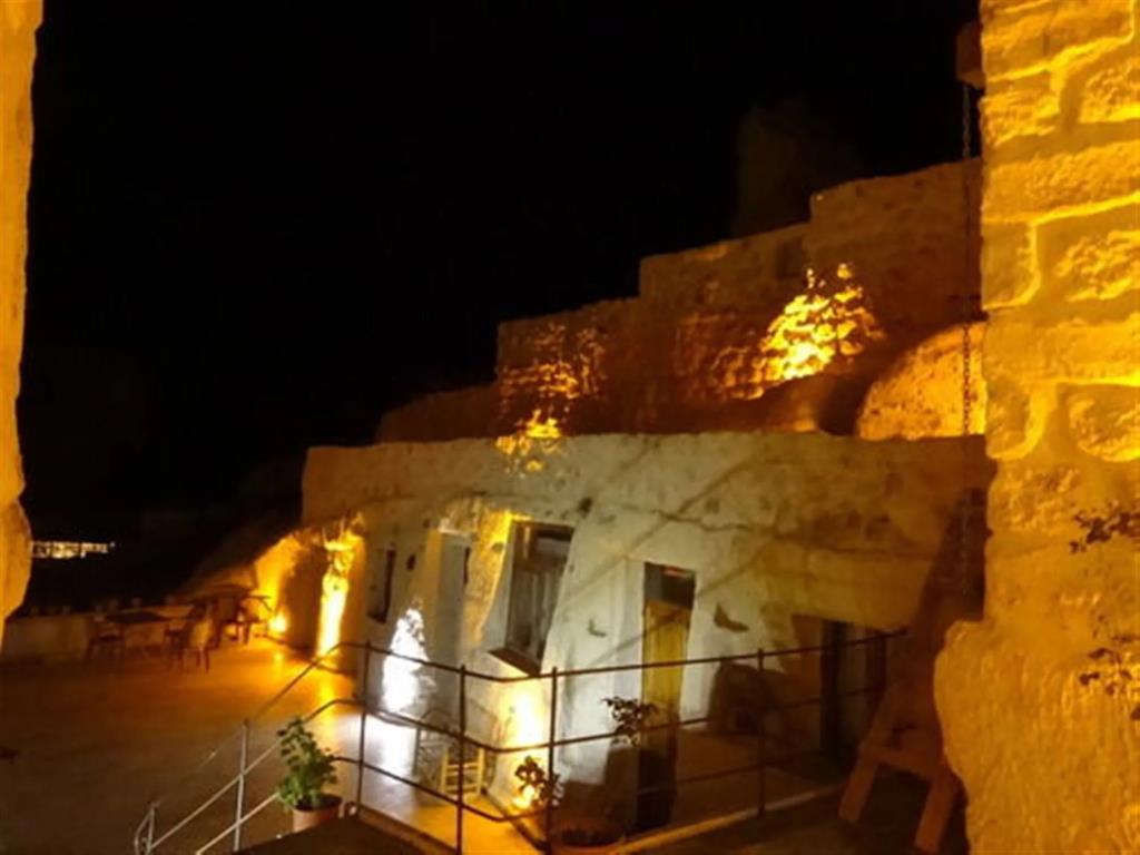 Emit Cave Hotel 0*