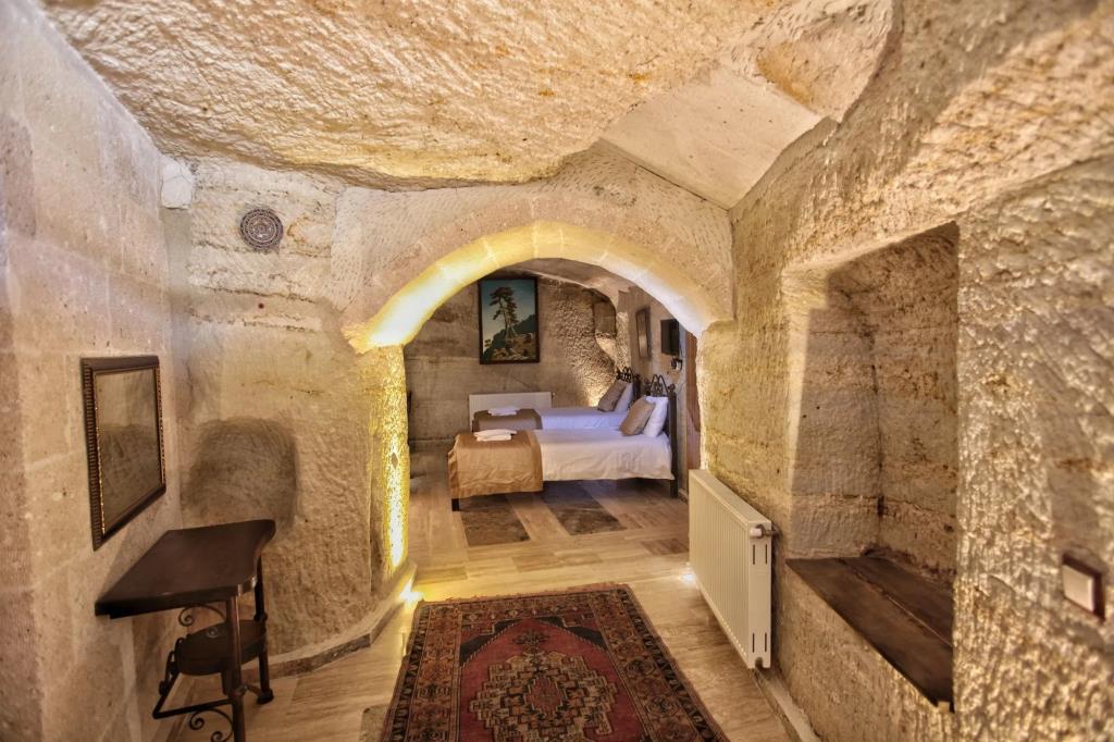 Emit Cave Hotel 0*