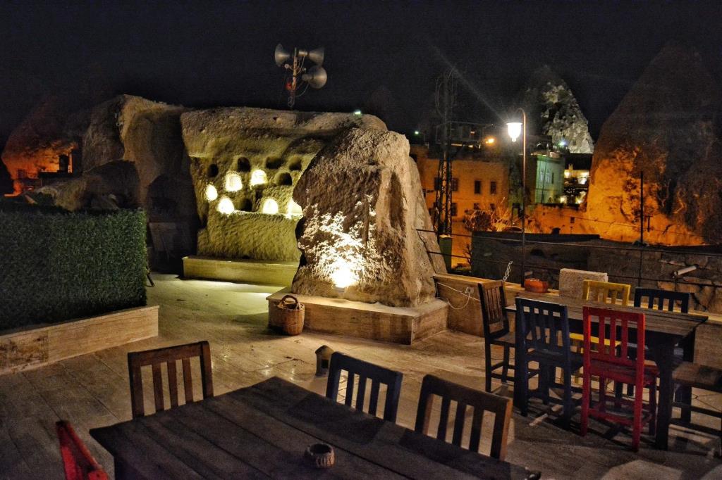 Emit Cave Hotel 0*