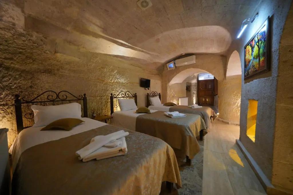 Emit Cave Hotel 0*