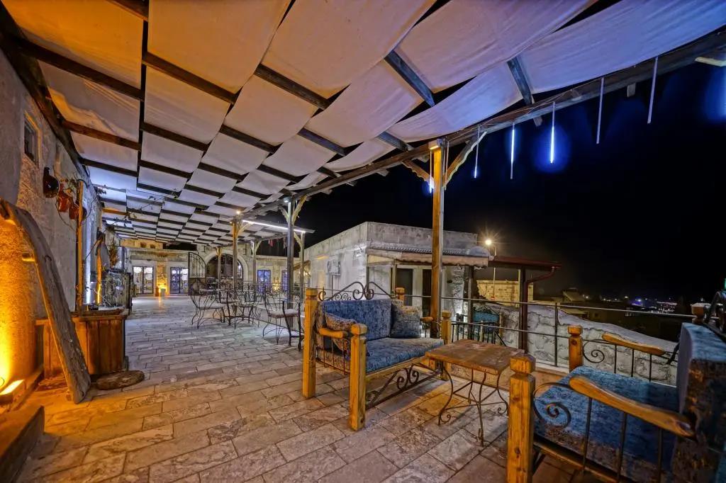 Emit Cave Hotel 0*