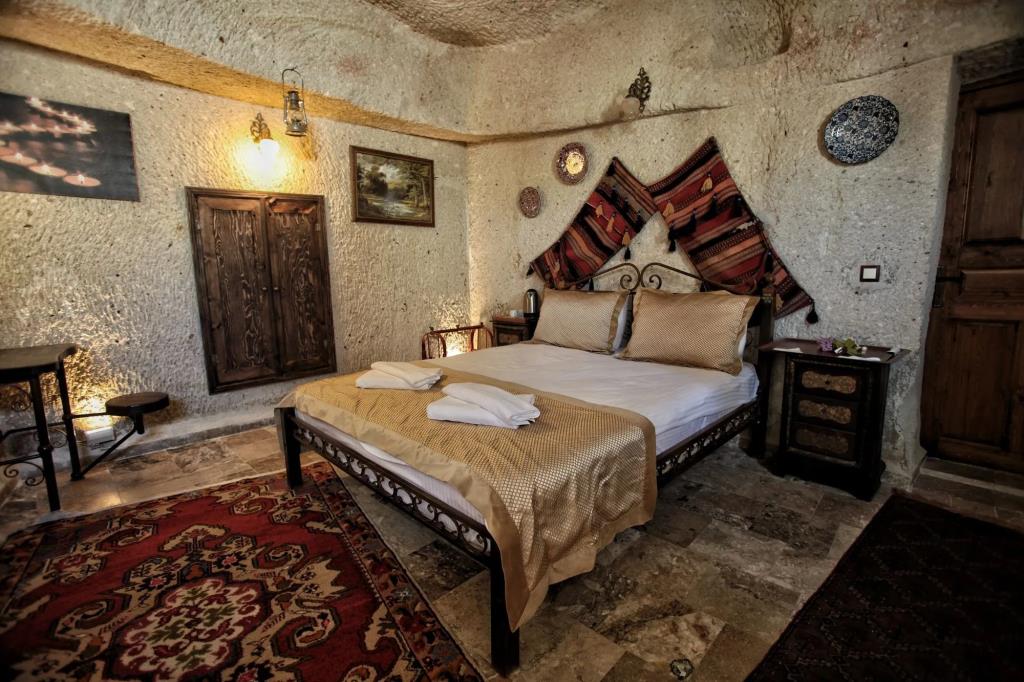 Emit Cave Hotel 0*