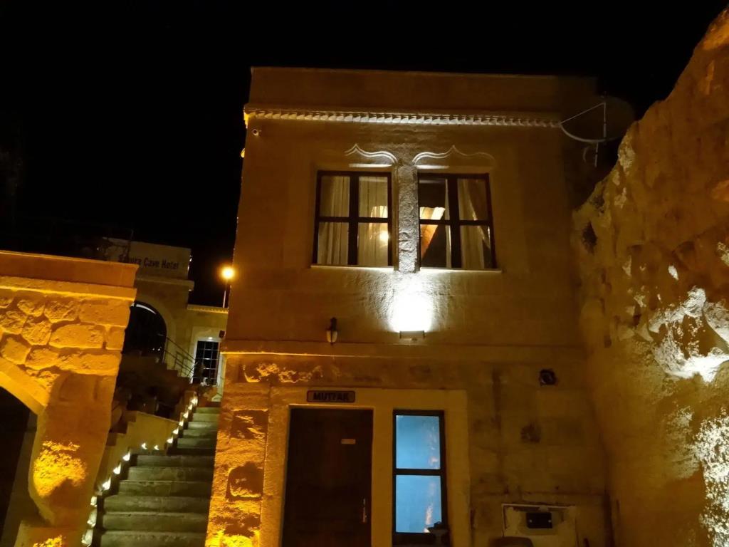 Emit Cave Hotel 0*