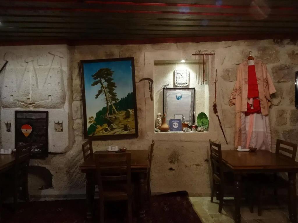 Emit Cave Hotel 0*
