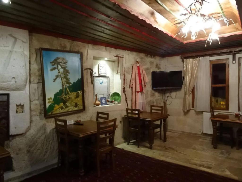 Emit Cave Hotel 0*