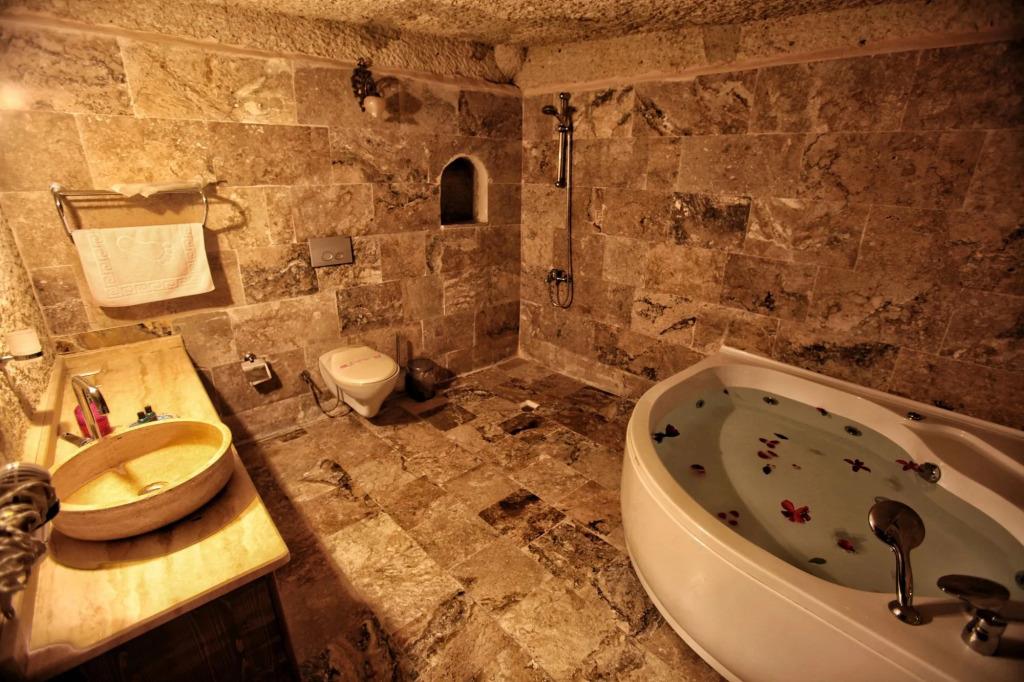 Emit Cave Hotel 0*