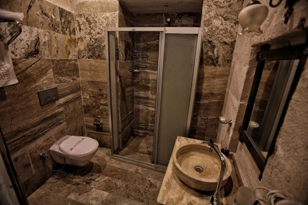 Emit Cave Hotel 0*