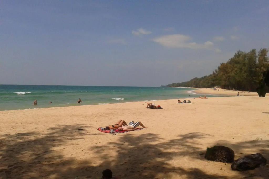 Lanta Castaway Beach Resort 3*