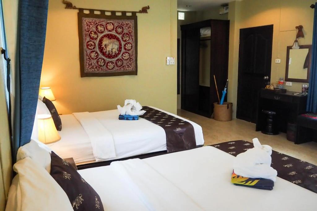 Lanta Castaway Beach Resort 3*