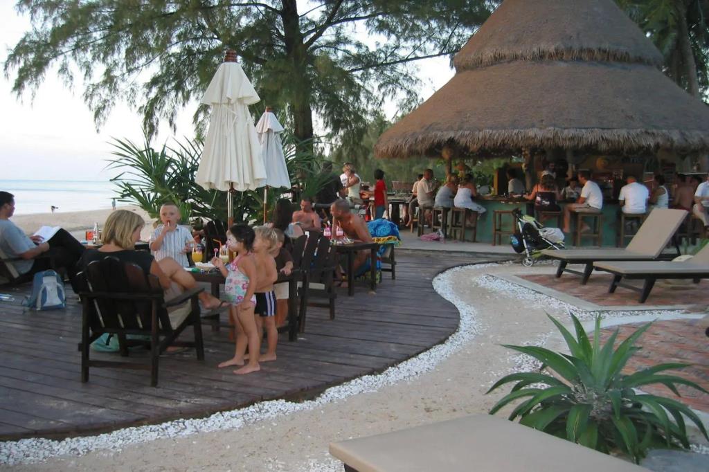 Lanta Castaway Beach Resort 3*
