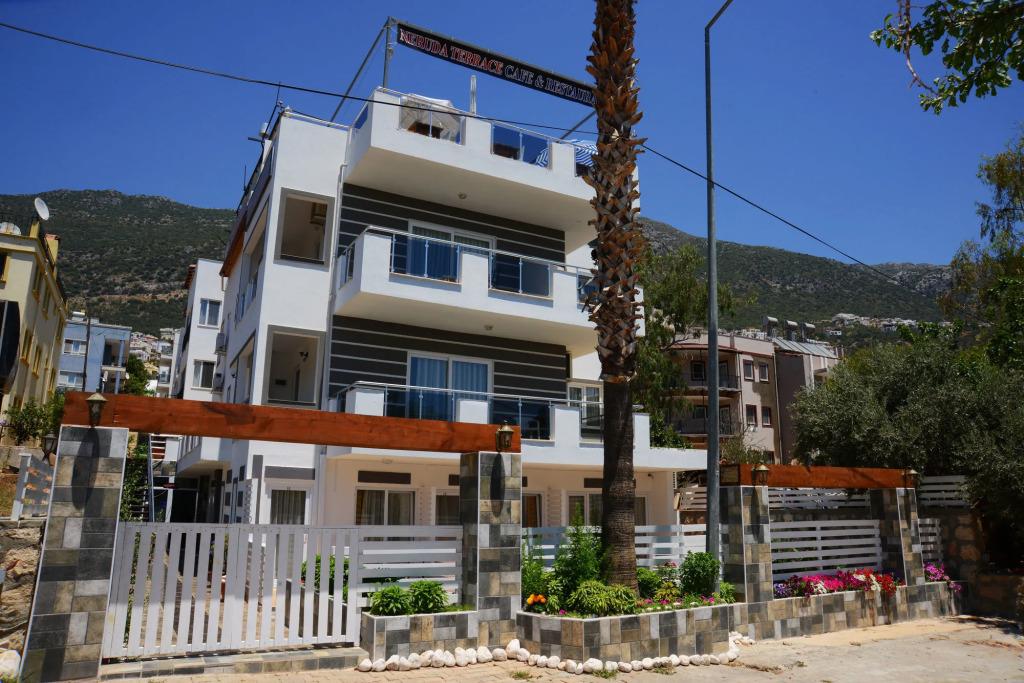 Neruda Hotel 0*