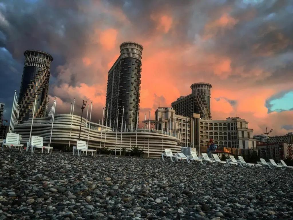Orbi Sea Tower Apartment 0*