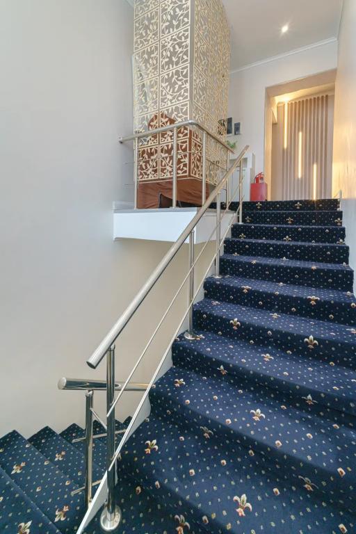 Mira Hotel 3*