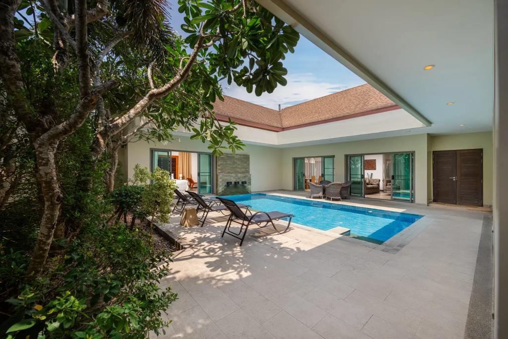 Nai Harn Pool Villa Bond, Villa 0*