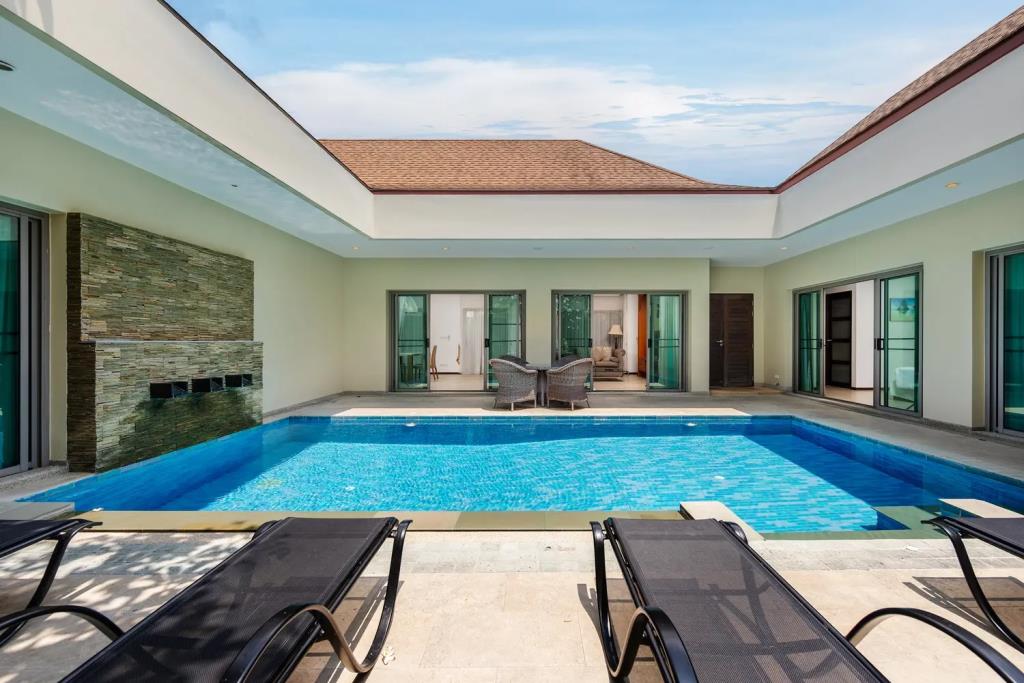Nai Harn Pool Villa Bond, Villa 0*