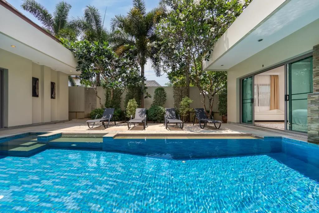 Nai Harn Pool Villa Bond, Villa 0*