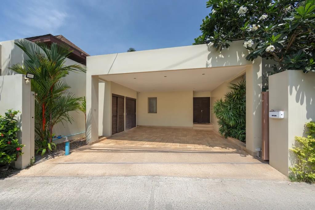 Nai Harn Pool Villa Bond, Villa 0*