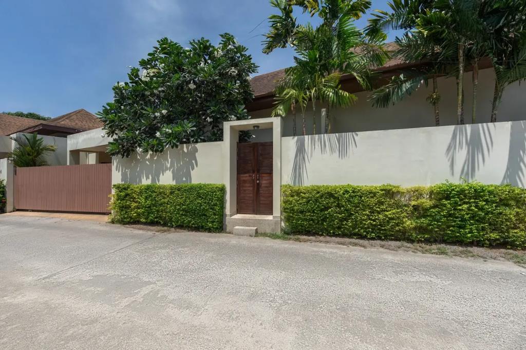 Nai Harn Pool Villa Bond, Villa 0*