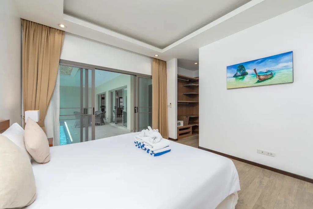 Nai Harn Pool Villa Bond, Villa 0*