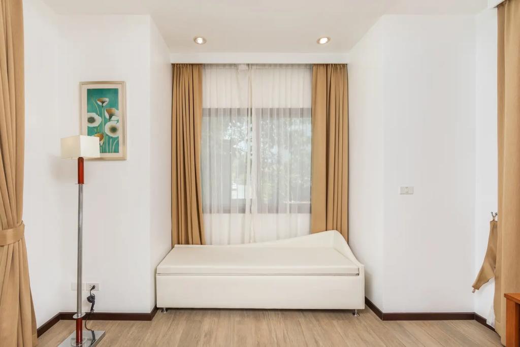 Nai Harn Pool Villa Bond, Villa 0*