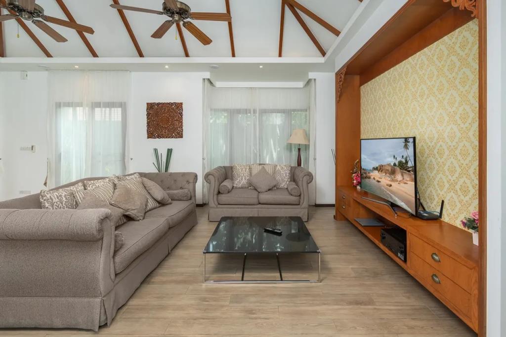 Nai Harn Pool Villa Bond, Villa 0*