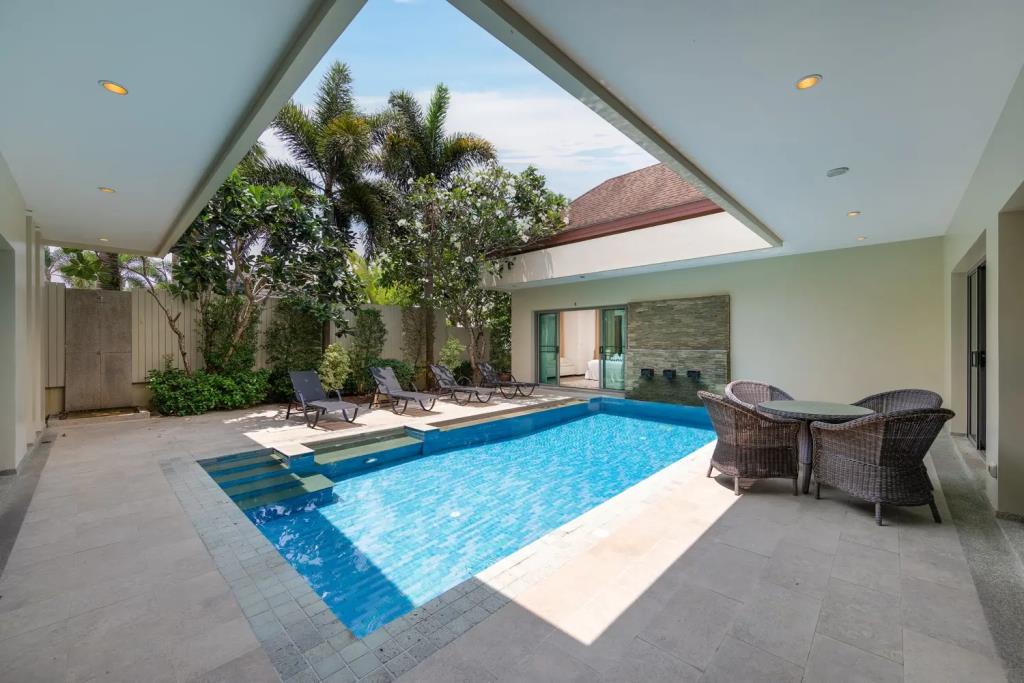 Nai Harn Pool Villa Bond, Villa 0*