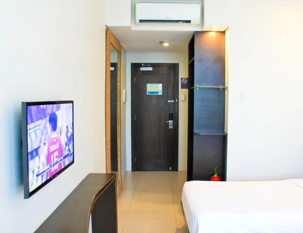Azia Suites and Residences 3*