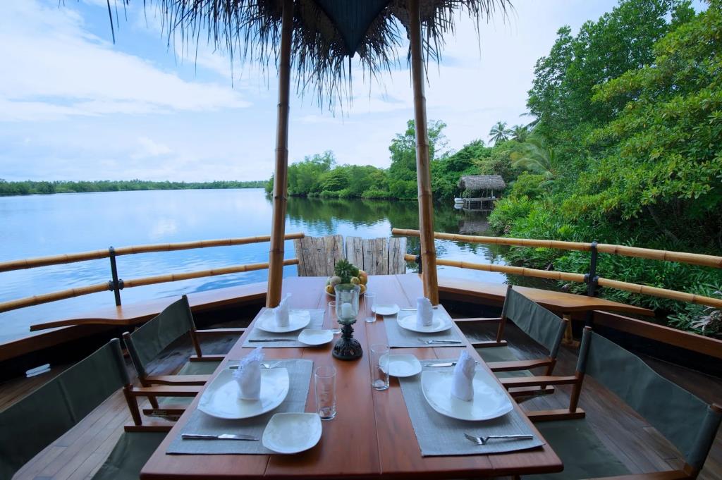 Yathra Houseboat 4*