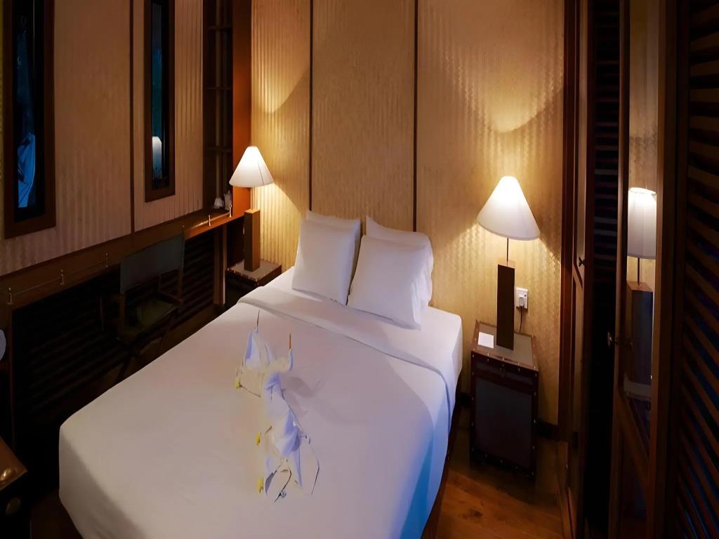 Yathra Houseboat 4*