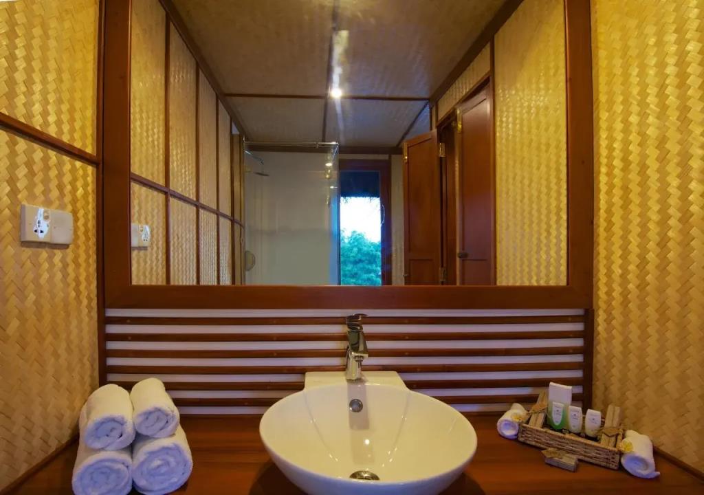 Yathra Houseboat 4*
