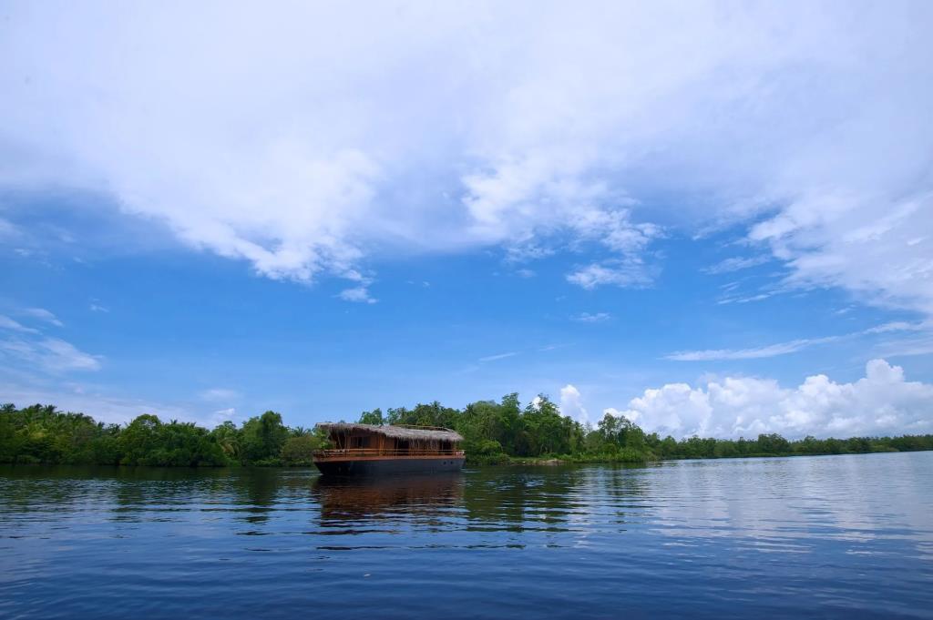 Yathra Houseboat 4*