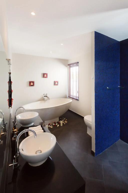 Lorangi Villa 0*