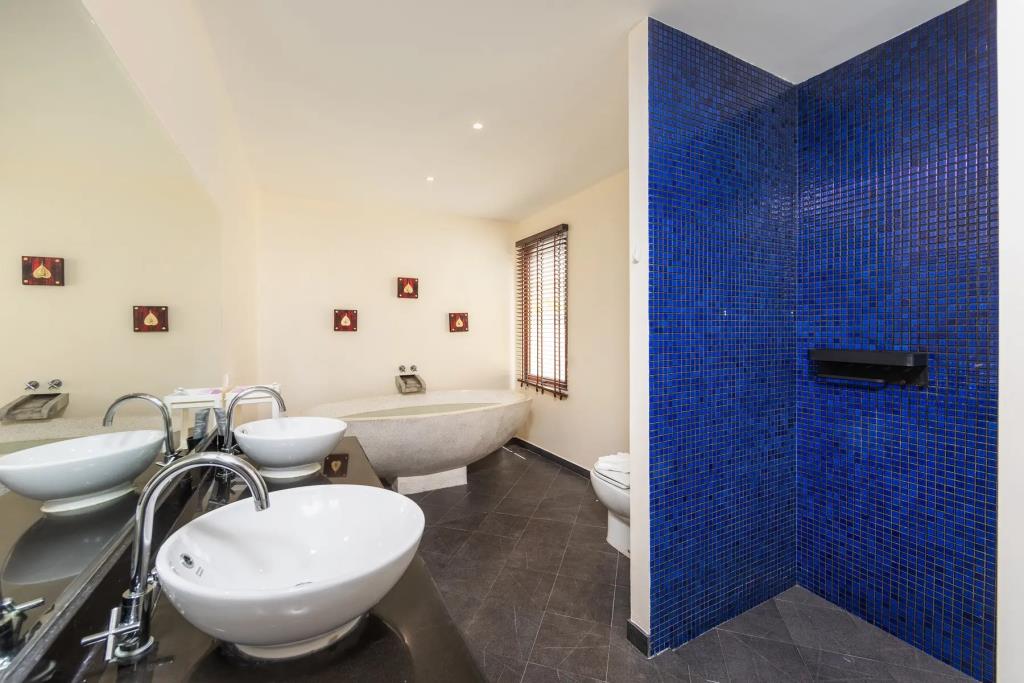 Lorangi Villa 0*