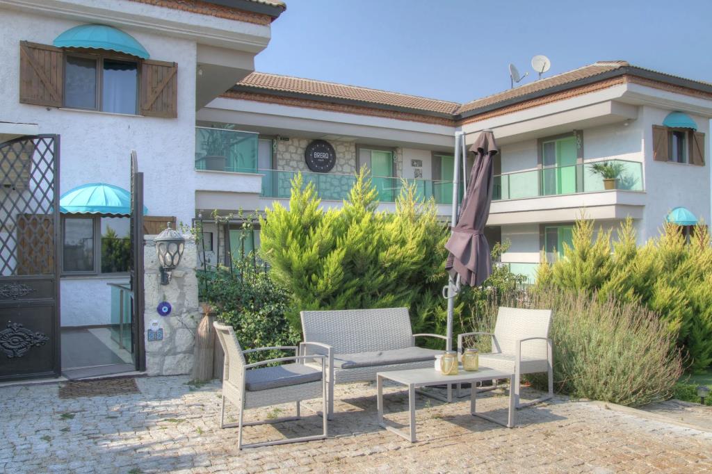 Brera Alacati 0*