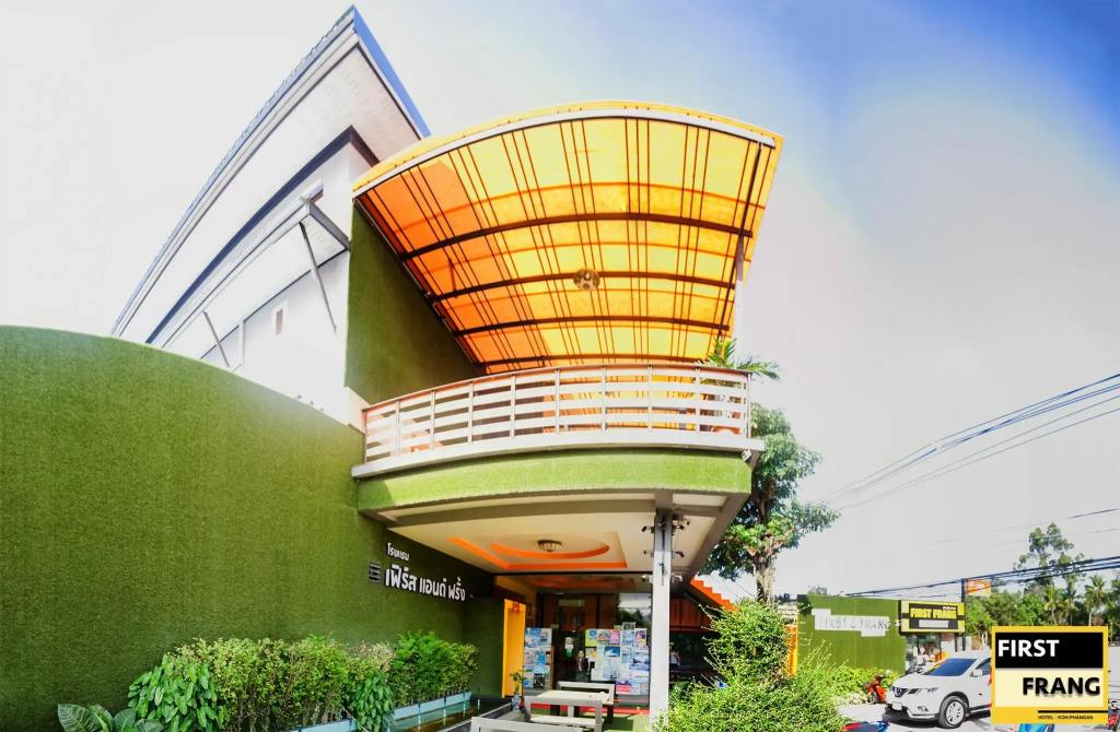 First & Frang Hotel 2*