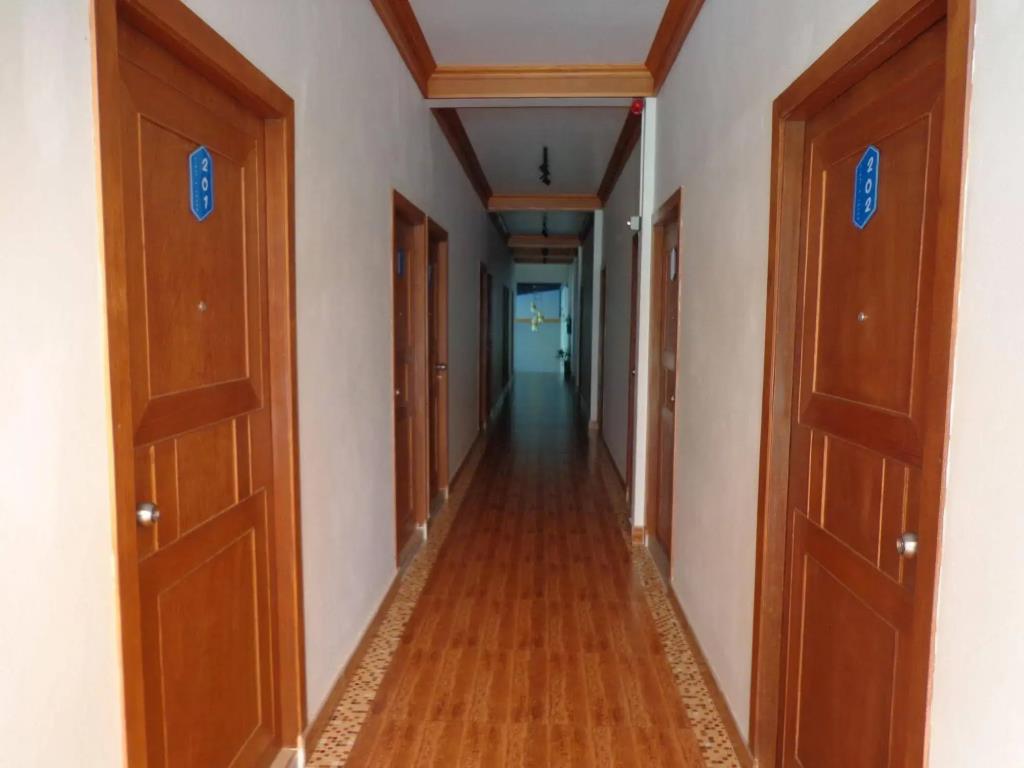 First & Frang Hotel 2*
