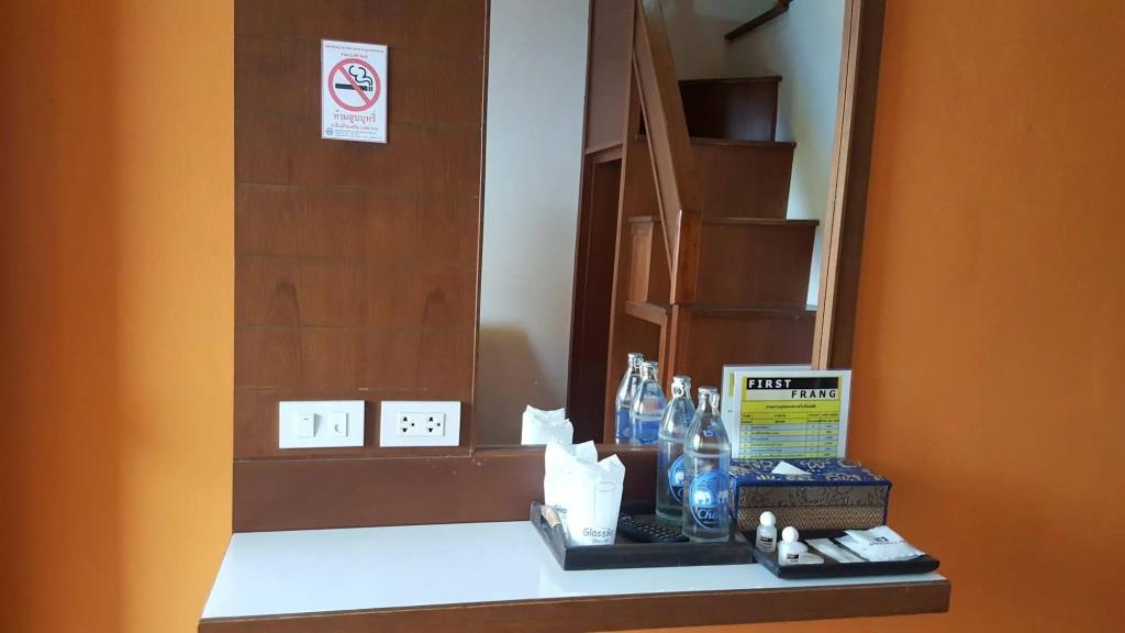 First & Frang Hotel 2*