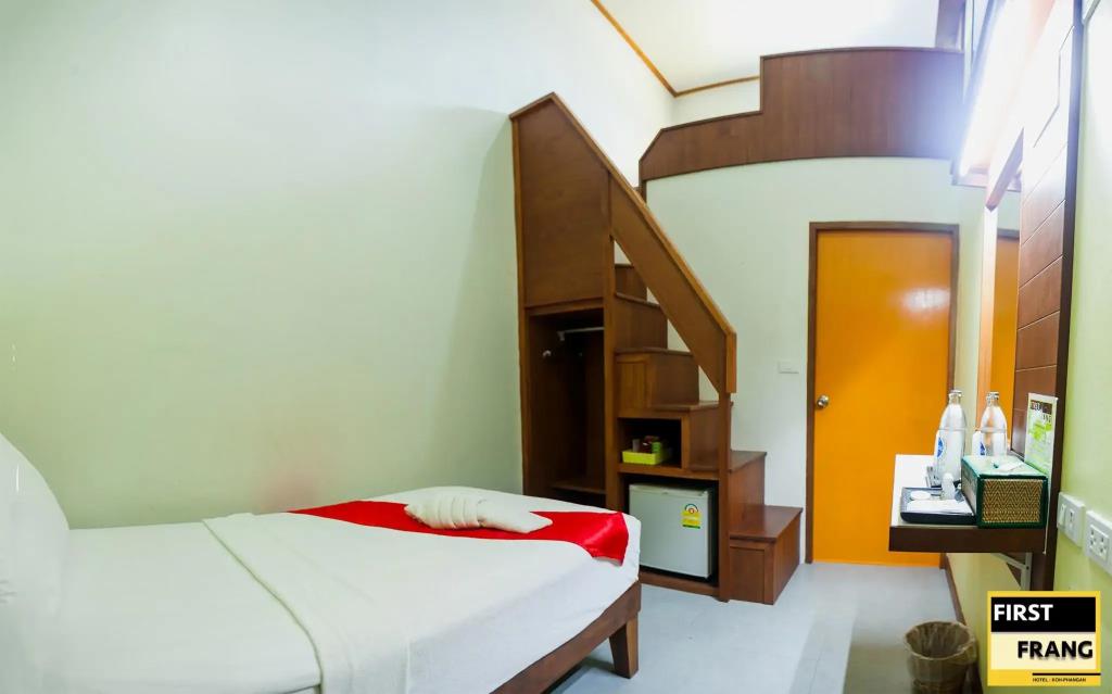 First & Frang Hotel 2*